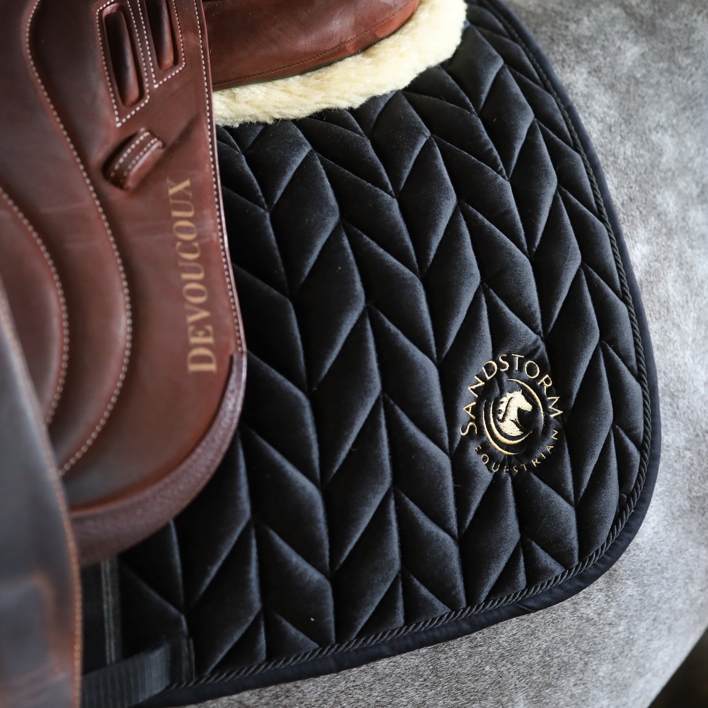 Sandstorm Equestrian - Velvet Saddle Pad - Black