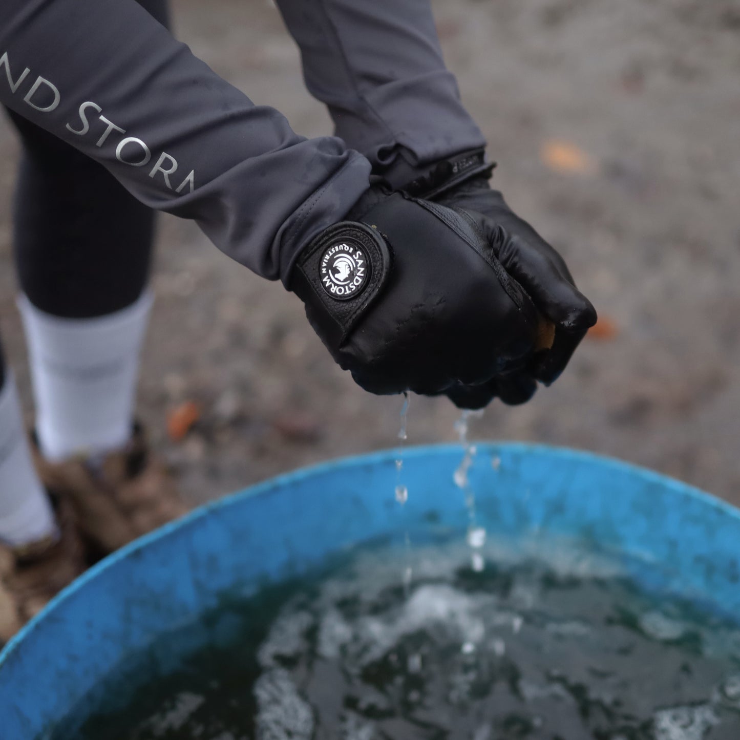 Sandstorm Equestrian Riding Gloves - Waterproof & Thermal - Black