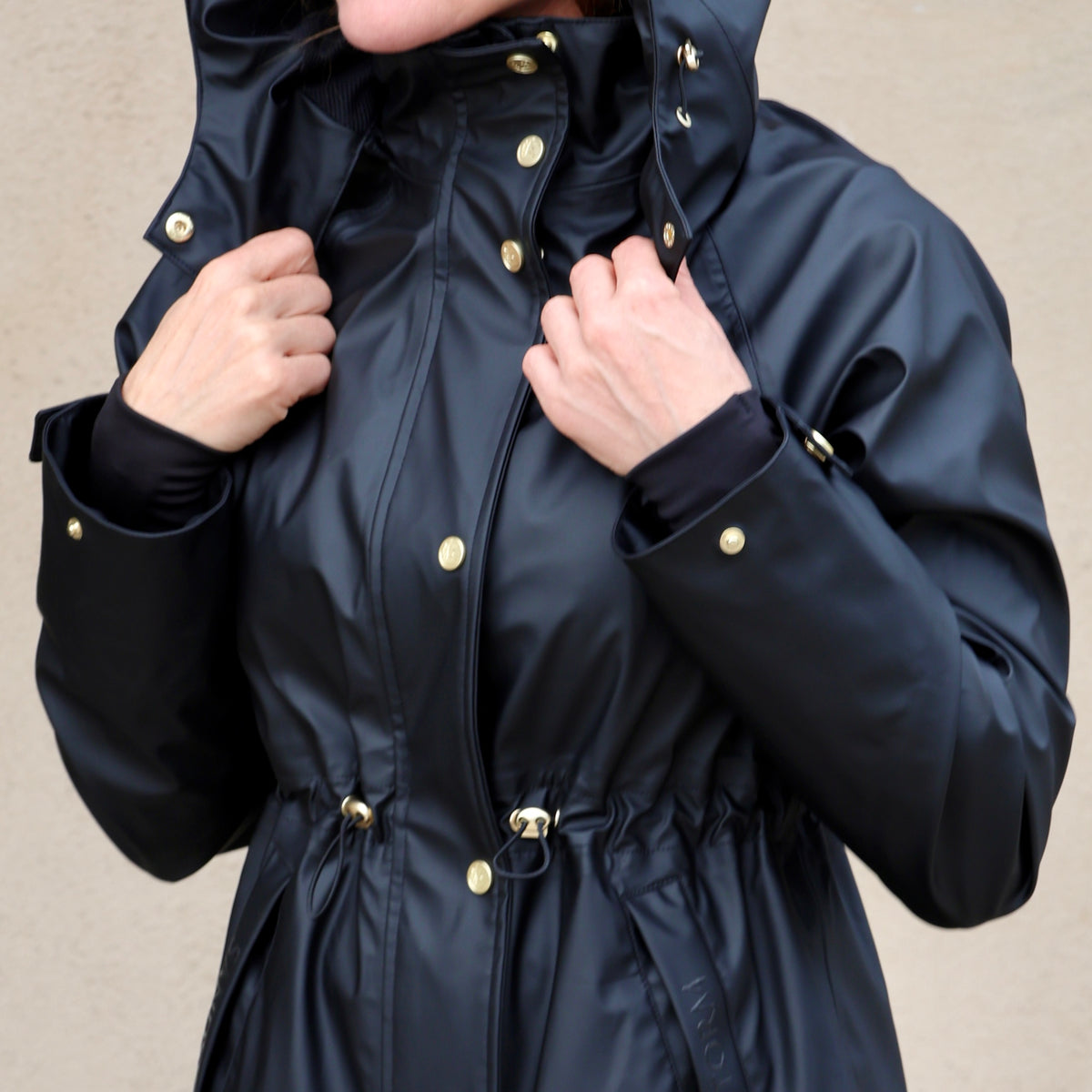 The Sandstorm MANOR COAT - Black