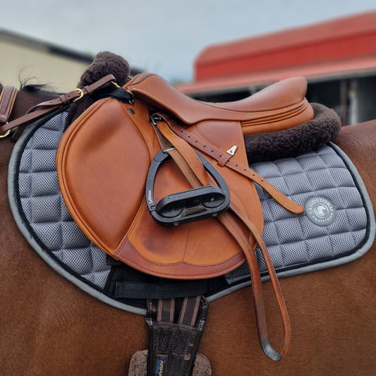 Sandstorm Equestrian - MeshAir Saddle Pad - Close Contact - Grey