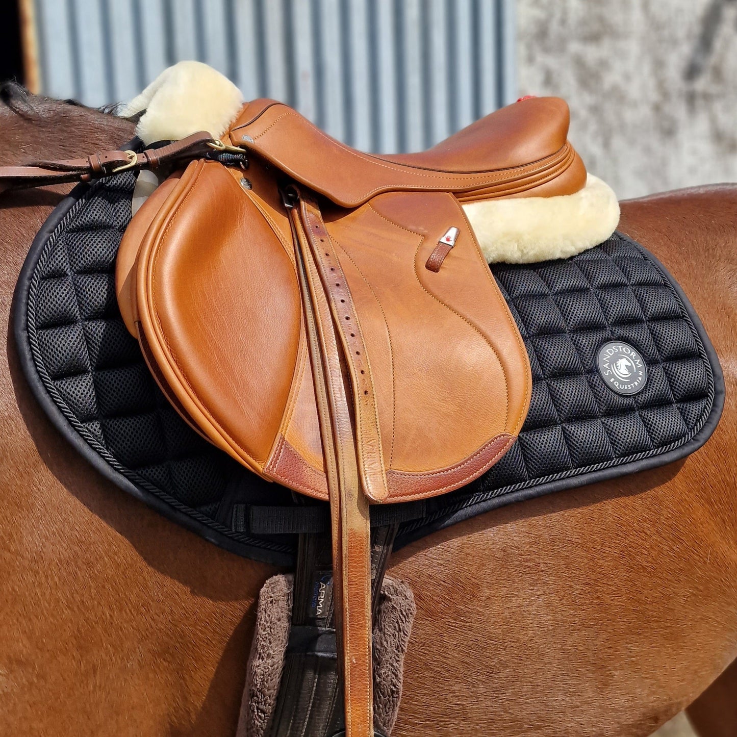 Sandstorm Equestrian - MeshAir Saddle Pad - Close Contact - Black