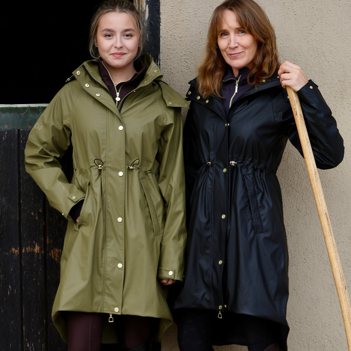 The Sandstorm MANOR COAT - Black