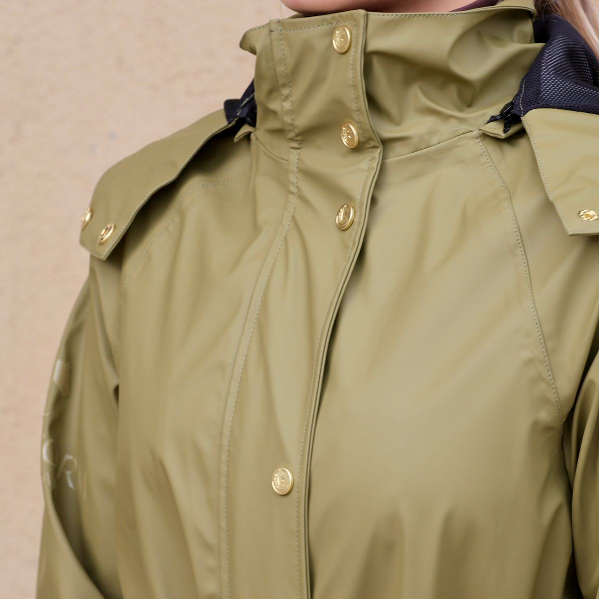 The Sandstorm MANOR COAT - Olive