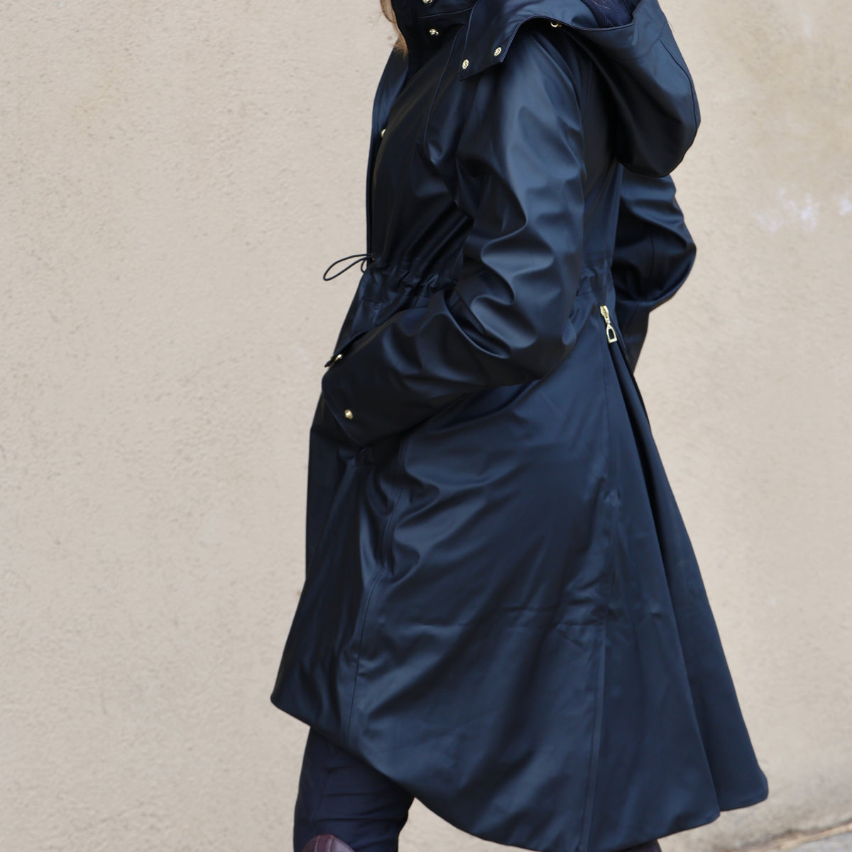 The Sandstorm MANOR COAT - Black