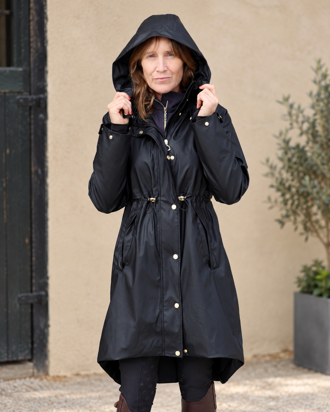 The Sandstorm MANOR COAT - Black